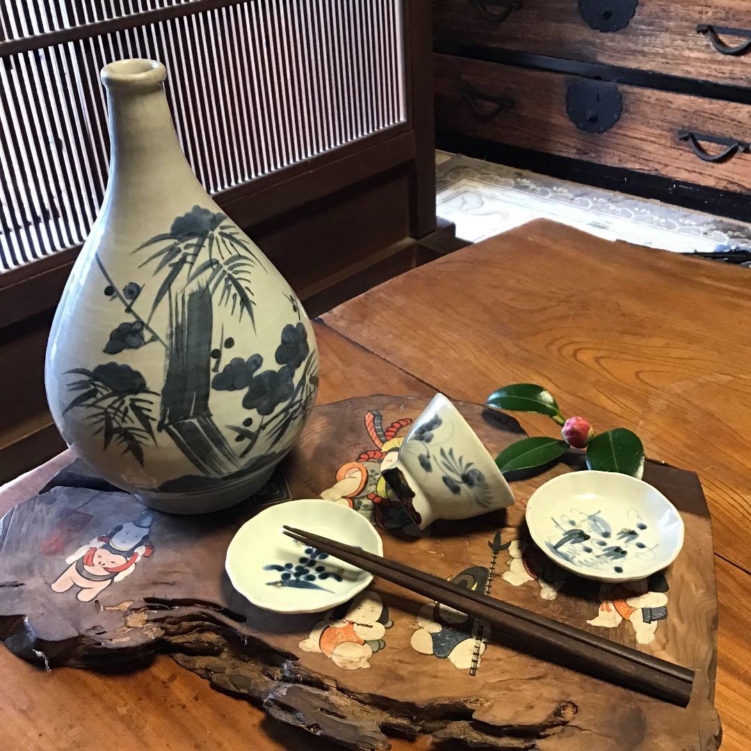 926 初期伊万里（しょきいまり）骨董　草花紋様　猪口ぐい呑　1客（箱付）