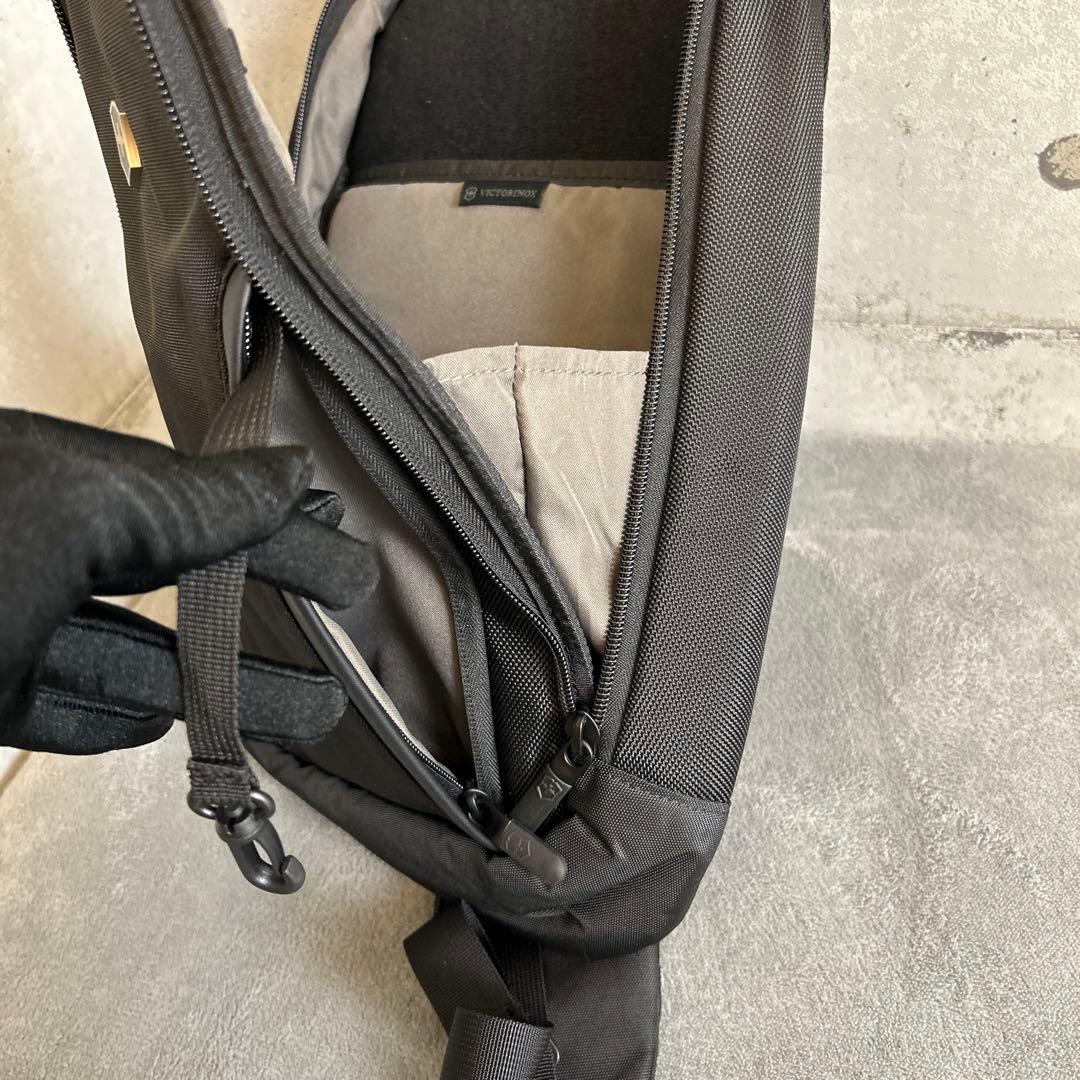 ❤️新品未使用❤️Victorinox ❤️ボディバッグ タブレットスリング 黒軽い