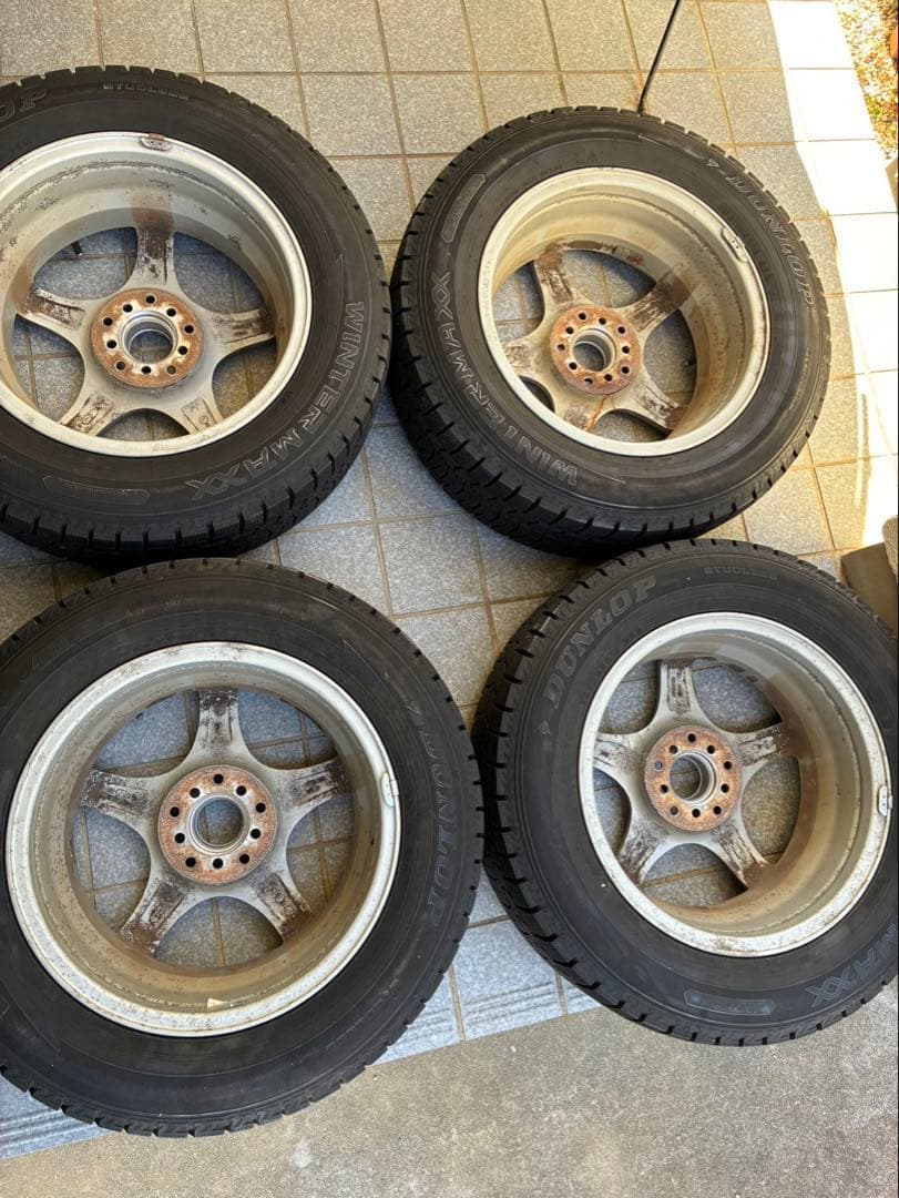 スタッドレスタイヤ ダンロップ 205-65-R16