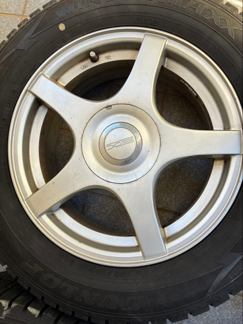 スタッドレスタイヤ ダンロップ 205-65-R16