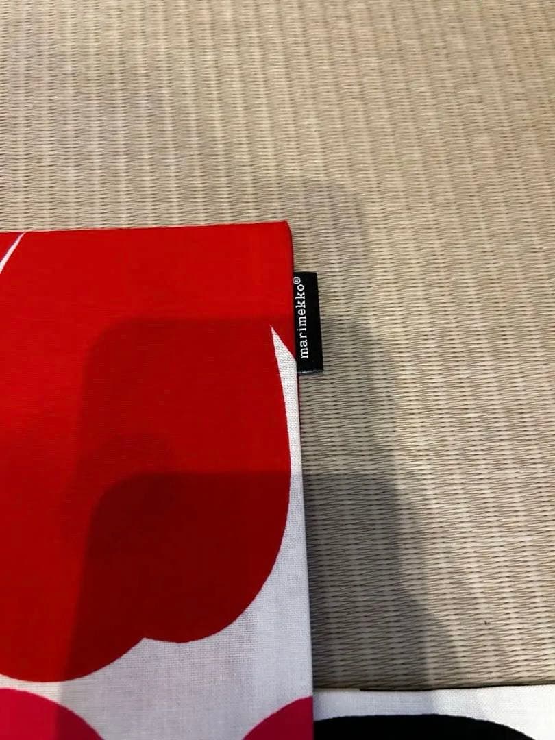 marimekko Pieni Unikko クッションカバー 赤と黒