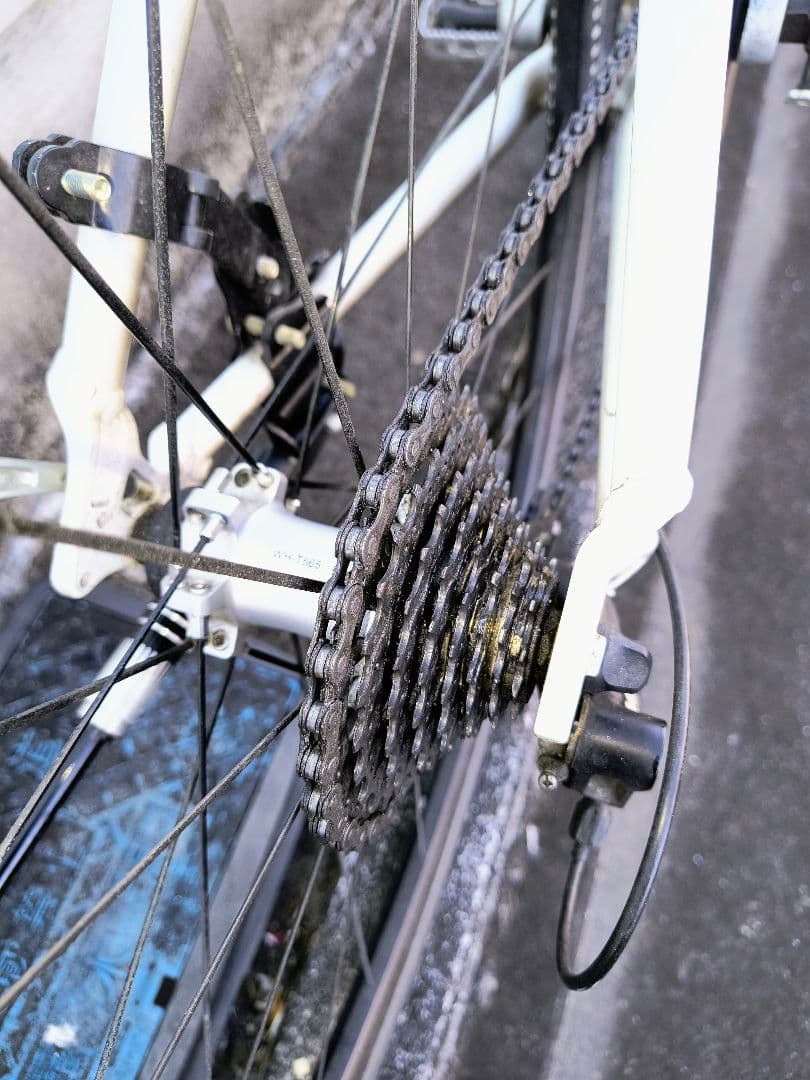 Trek7.3FXクロスバイク白700X28CサイズS位走る曲がる止まる問題無し