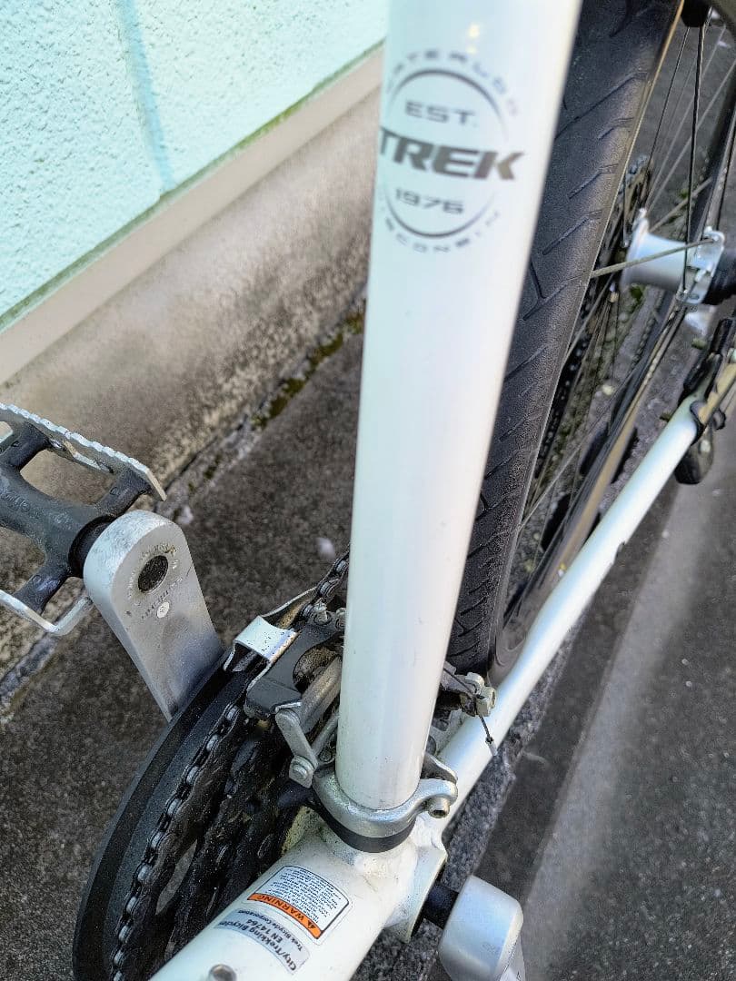 Trek7.3FXクロスバイク白700X28CサイズS位走る曲がる止まる問題無し