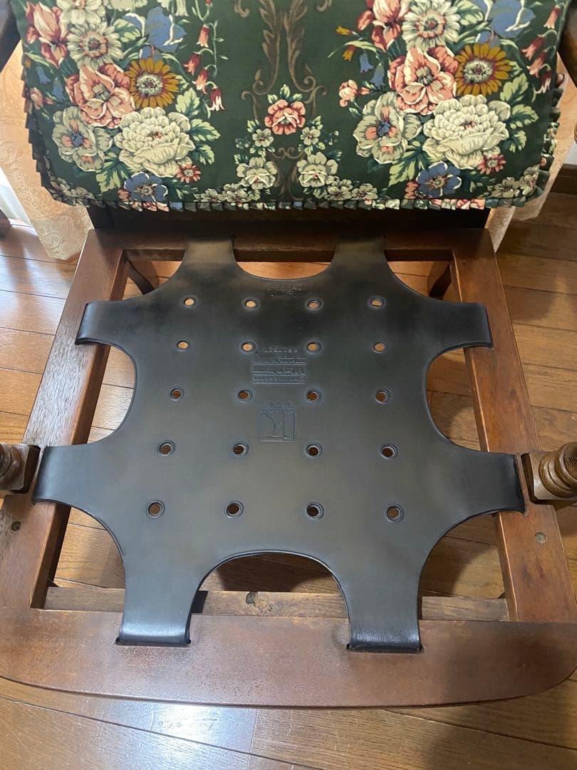 【格安　美品　USED】飛騨の家具　両腕手摺付き　1脚（飛騨産業）