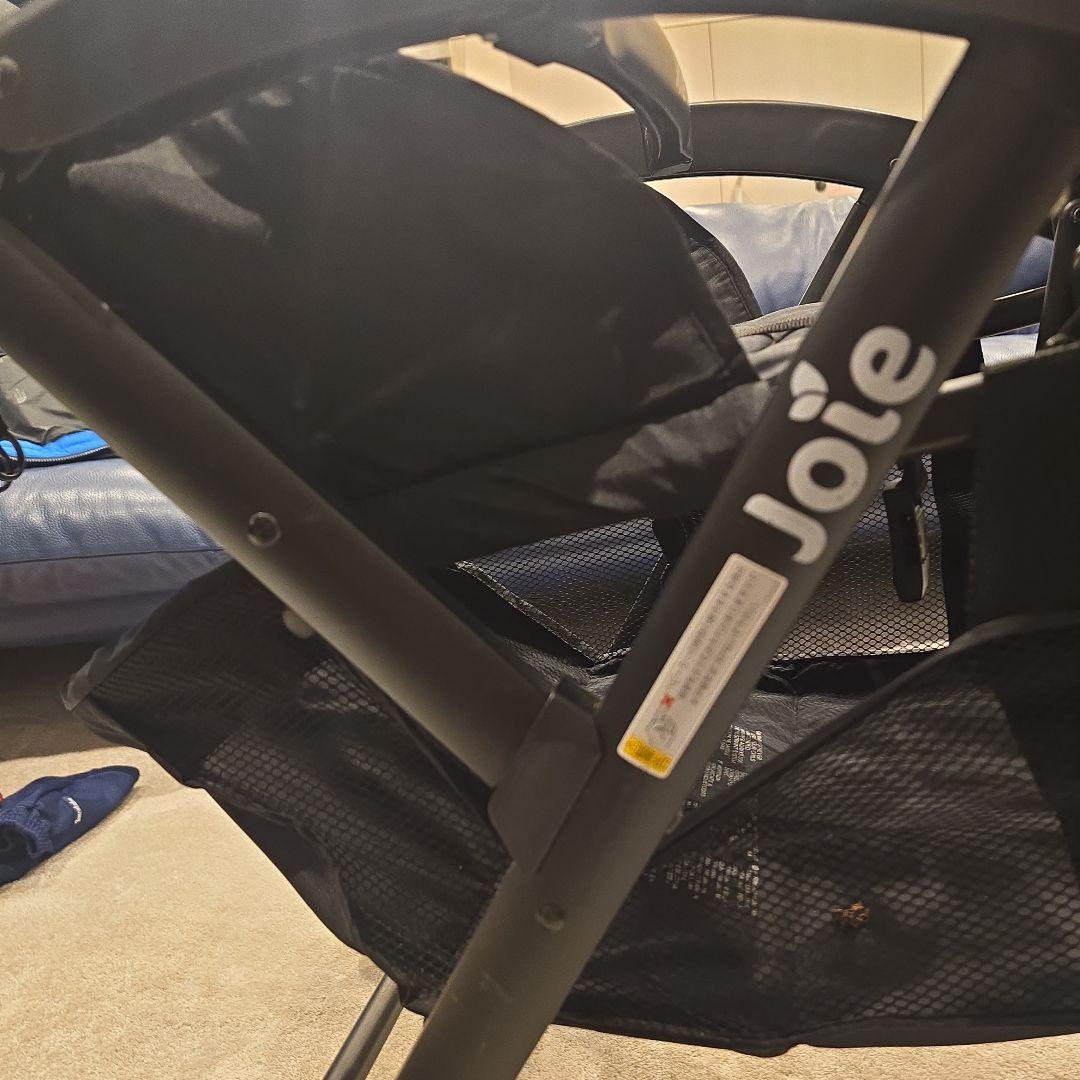 Joie（ジョイー）の2人乗りベビーカー