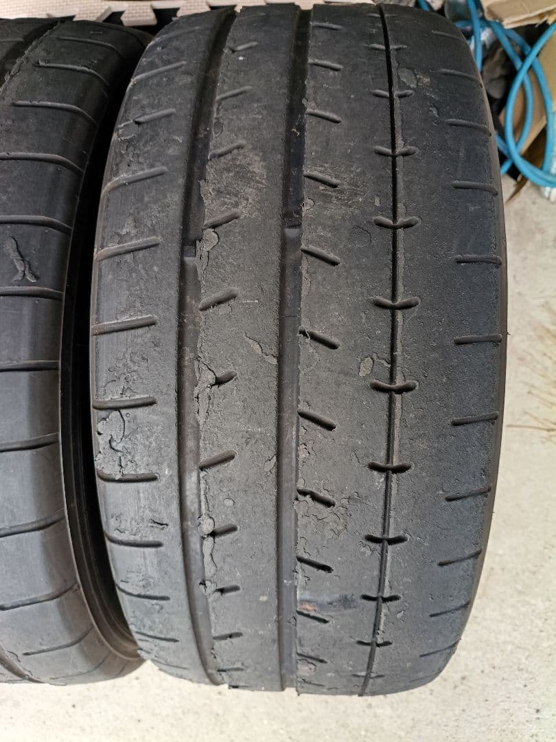 送料込み　ハイグリップタイヤ　ヨコハマ　アドバン　A052 225/45R16
