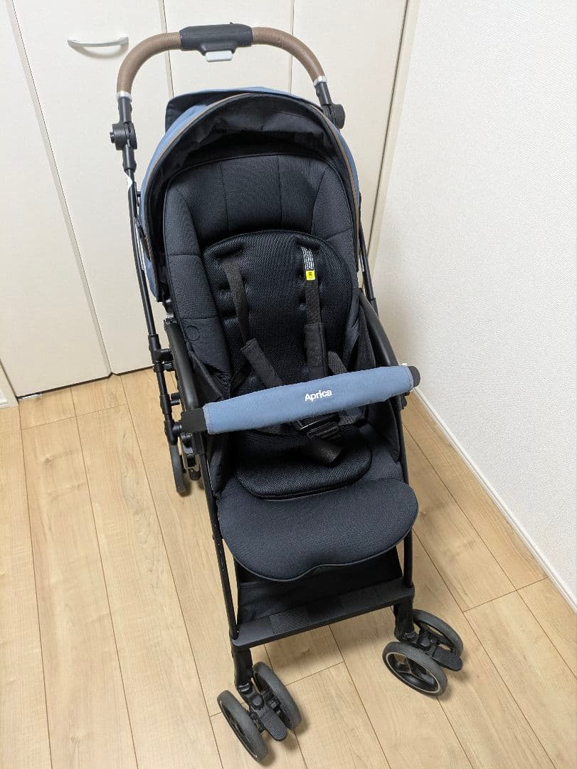 アップリカ　ラクーナクッションフリープラス　ベビーカー