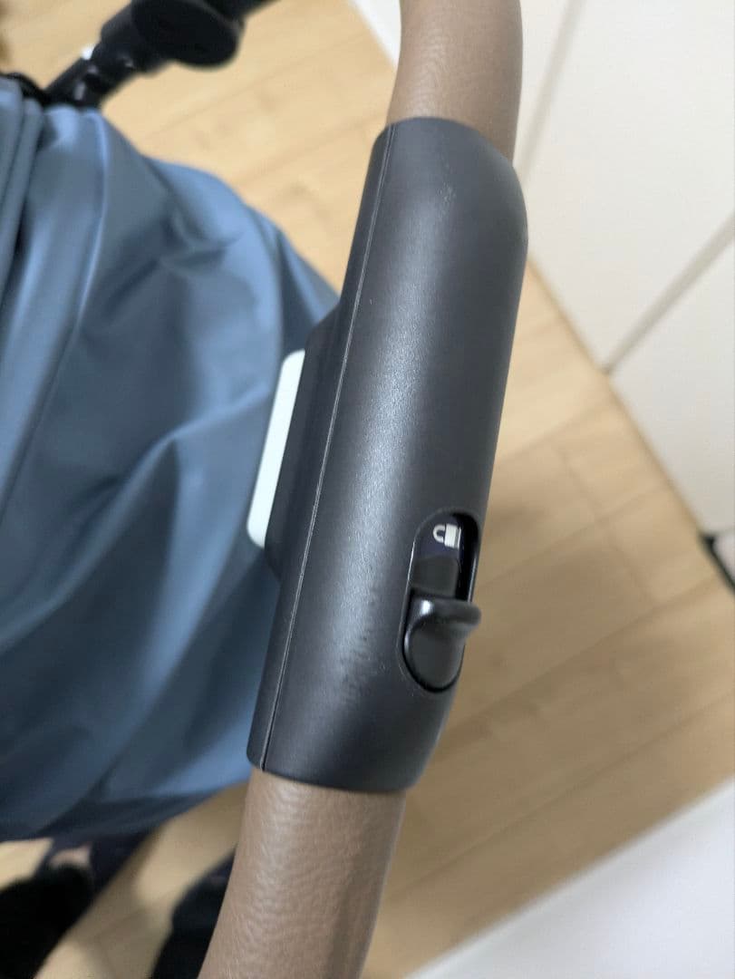 アップリカ　ラクーナクッションフリープラス　ベビーカー