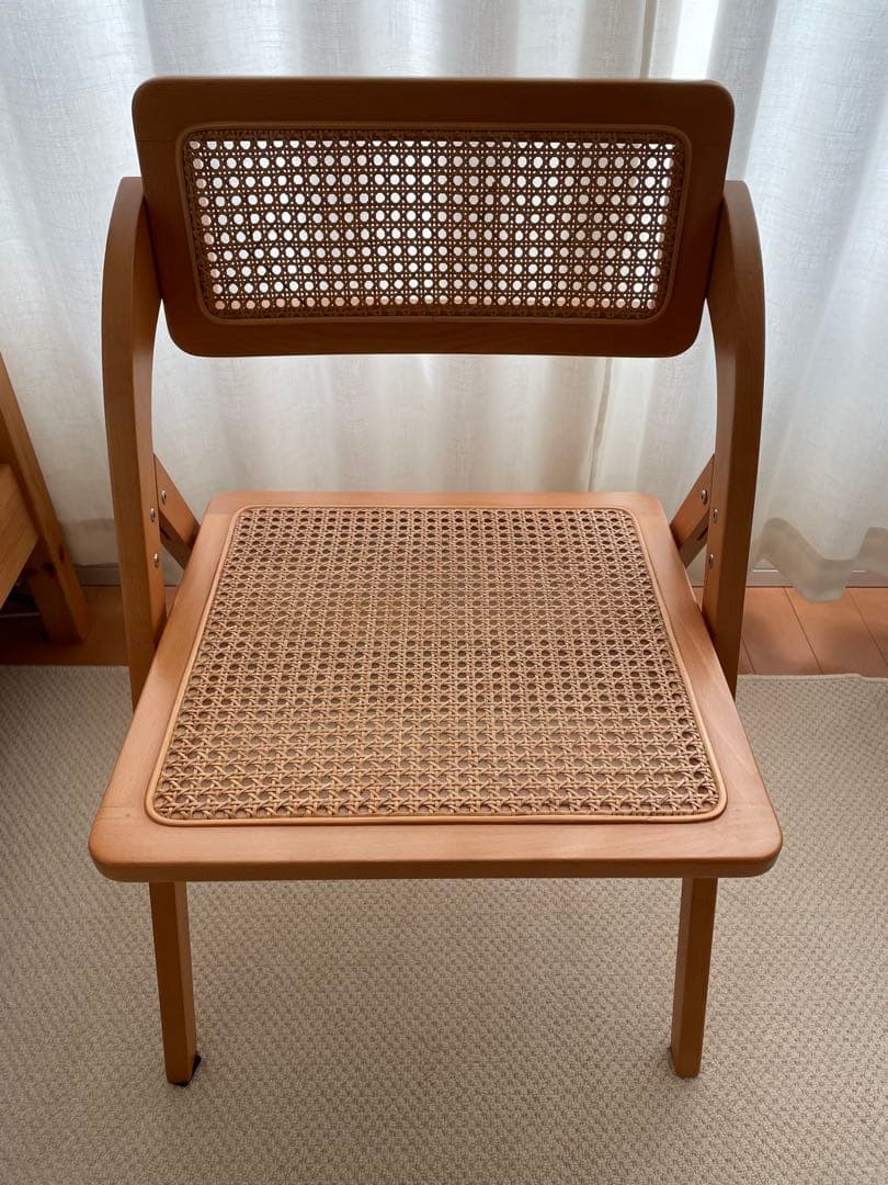 折り畳みラタンチェア