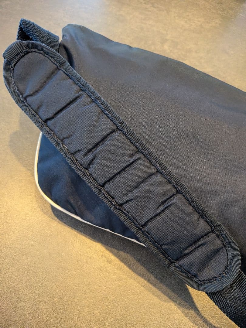 GUCCI ボディバッグ ネイビー