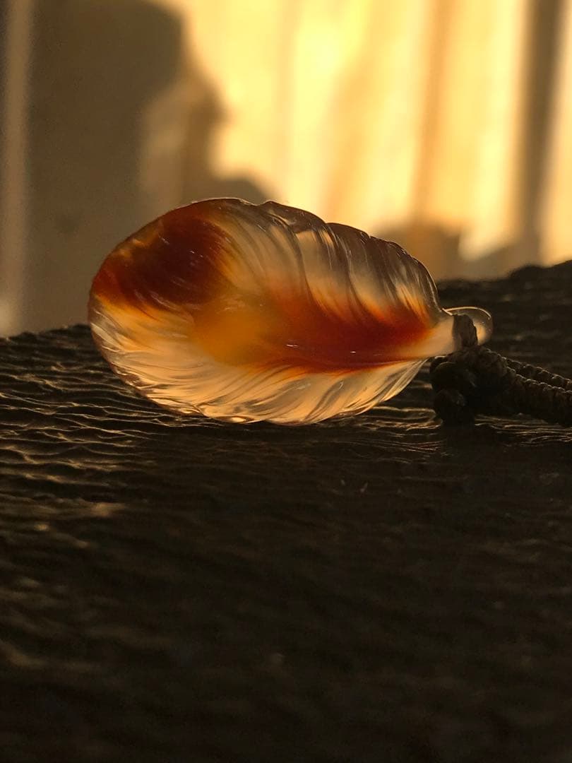 ゴビ石−1328 ゴビ瑪瑙　彫刻『羽毛』