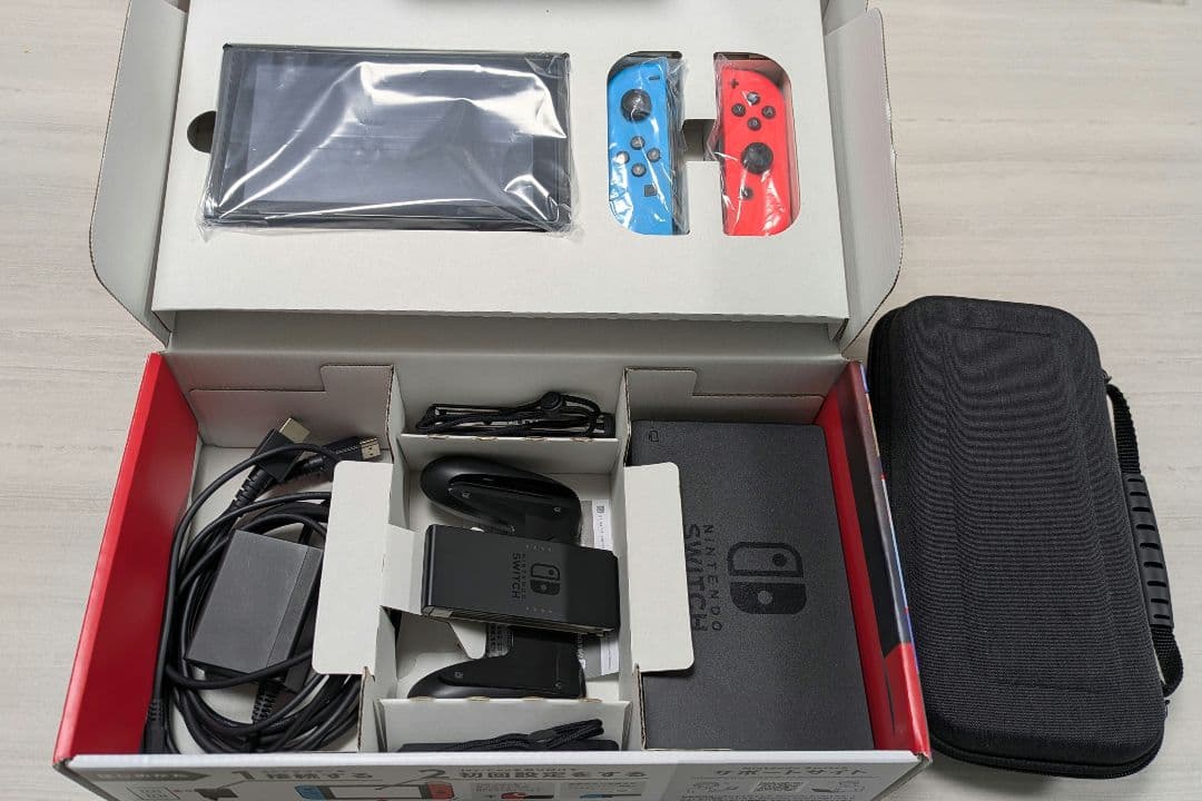 Nintendo switch本体、ガラスフィルム・ケース付き