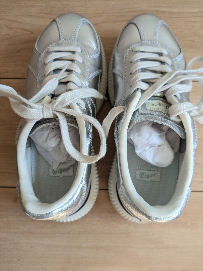 OnitsukaTigerオニツカタイガー　DELECITY　シルバー　22.5