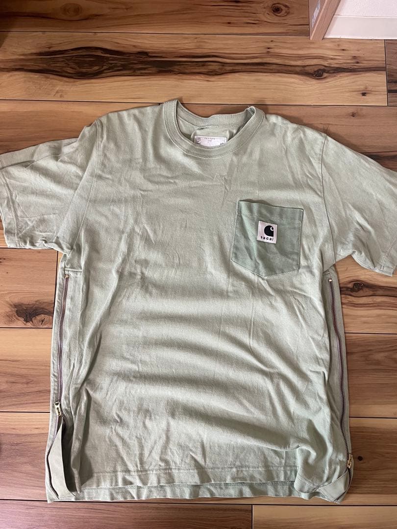週末限定値下げ。sacai×Carhartt tシャツ　グリーン系