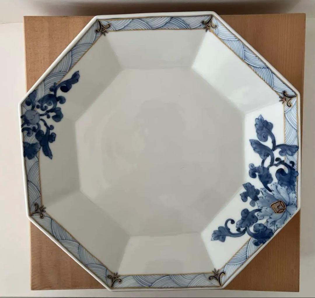 九谷焼八角形の青花模様皿 牡丹唐草盛り皿約27cm 山本長左作　期間限定価格