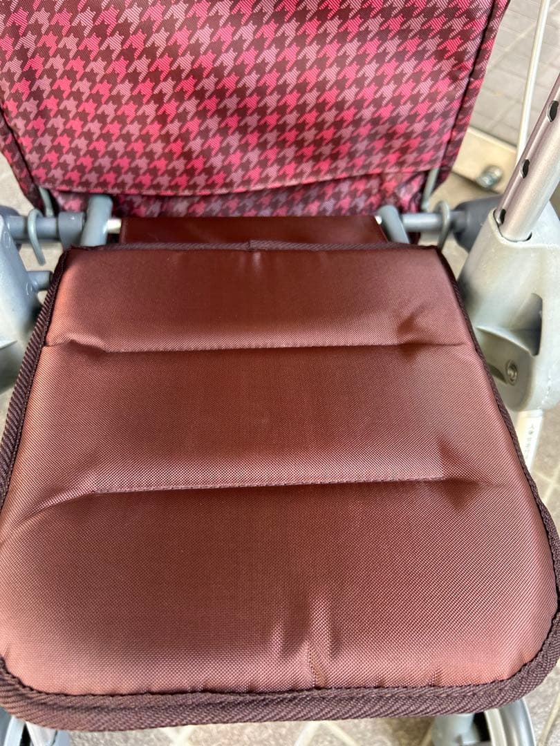 【美品、送料込み】歩行車テイコブリトルスリムWAW04介護用品押して高さ調整可