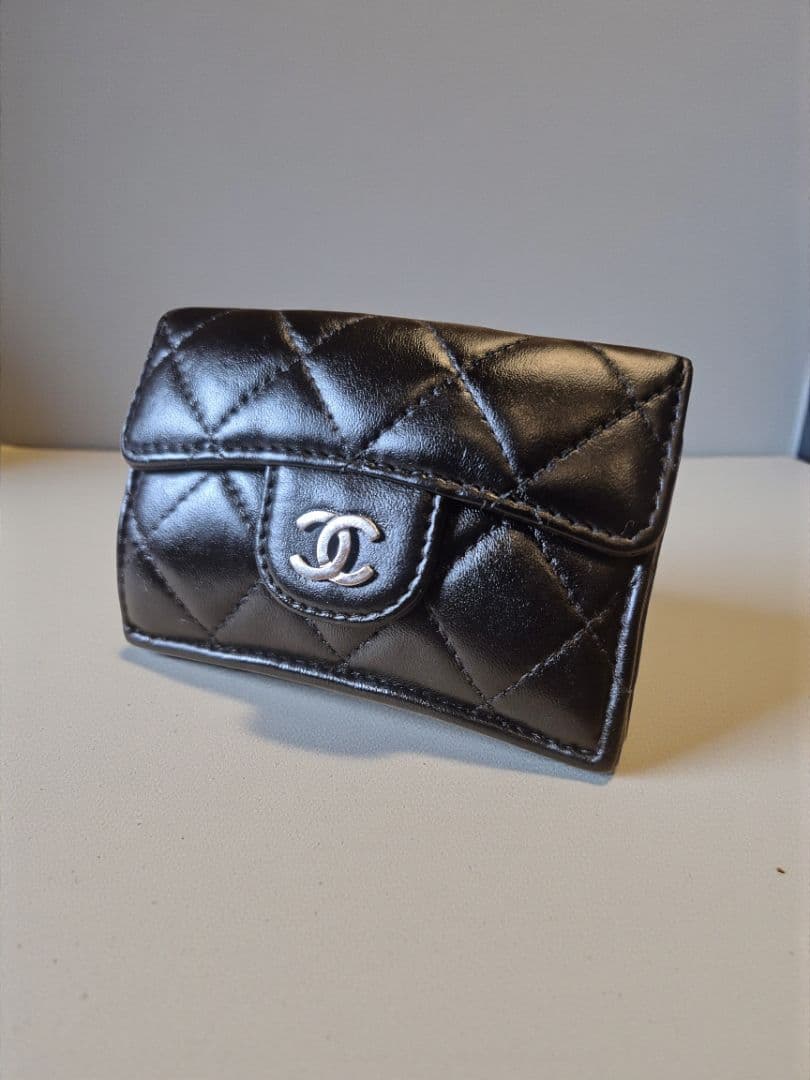 CHANEL　シャネル　マトラッセ　シルバー金具　三つ折り財布