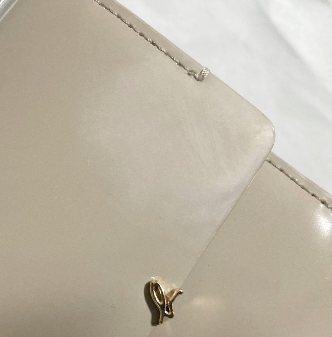 《アニエスベー》箱付未使用 イタリア製素材 エナメルレザー がま口2つ折り財布