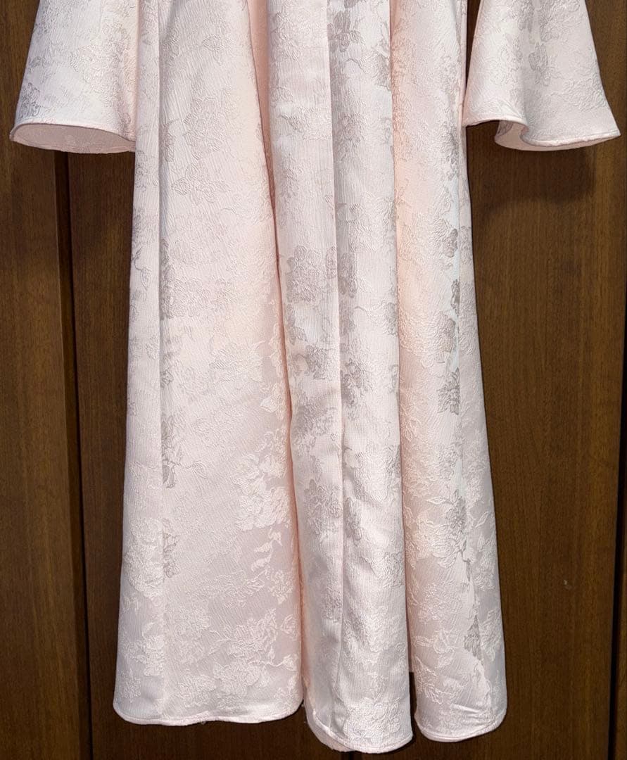 Rosé Muse shoulder ribbon jacquard dress