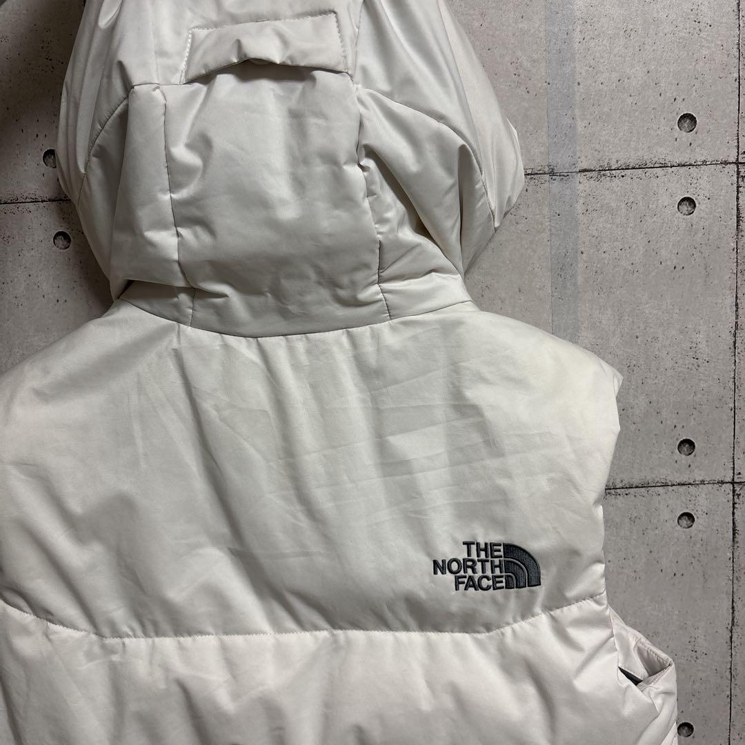 【R.D.Sダウン】ノースフェイス フード付きダウンベスト ホワイト