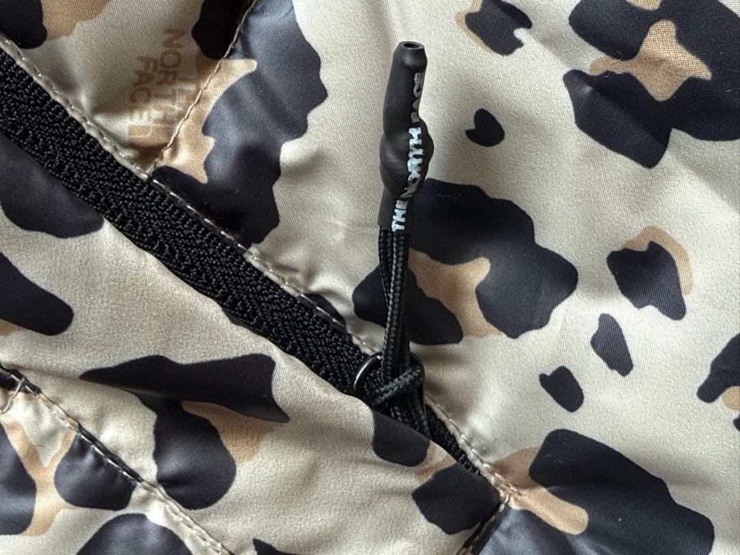 THE NORTH FACE ヒョウ柄ダウンベスト