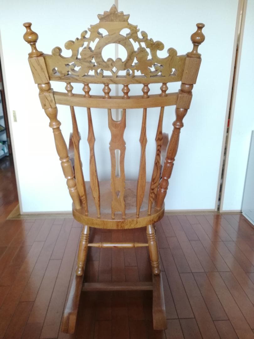 ロッキングチェア　マホガニー材　クラシック　揺ら揺ら椅子　アンティーク彫刻