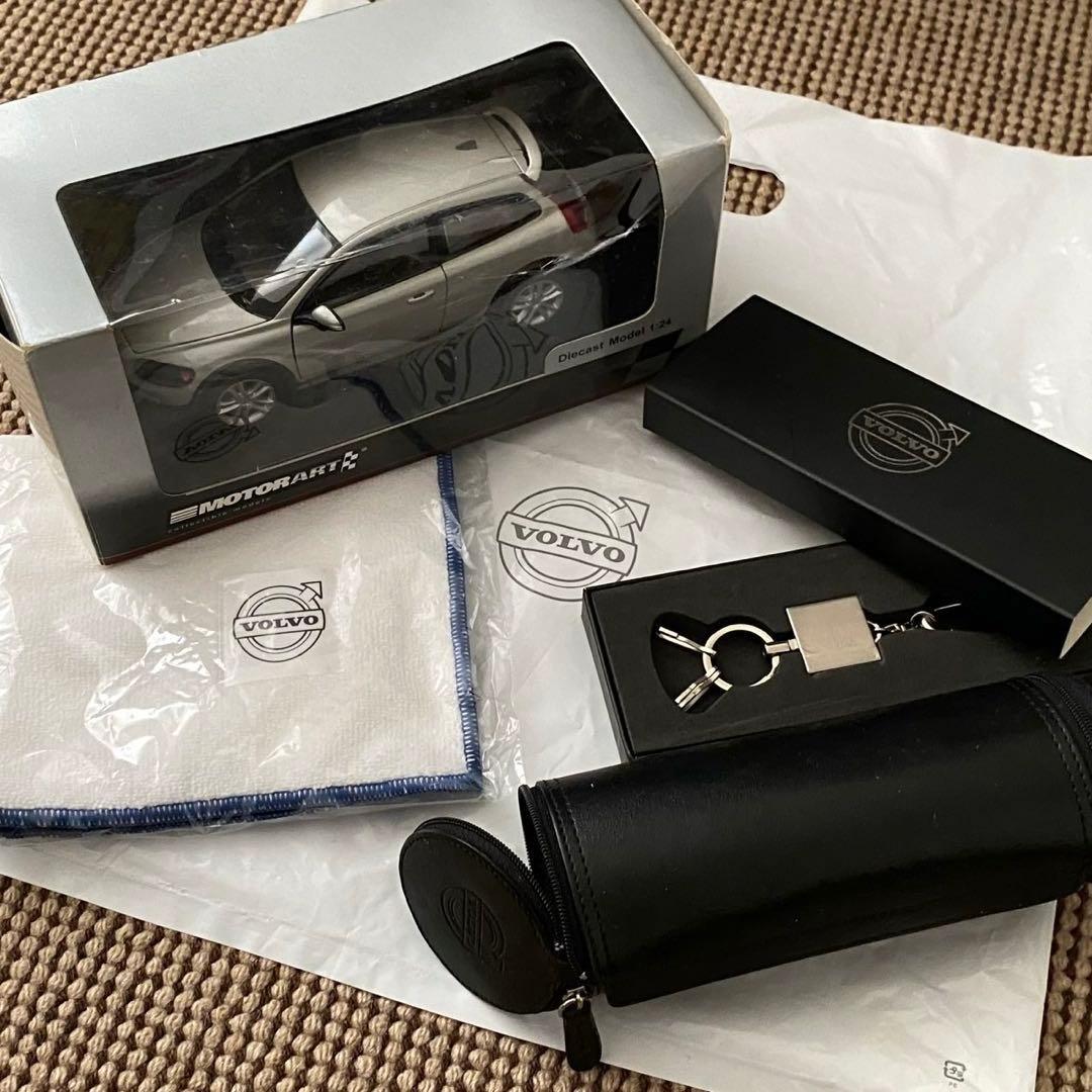 VOLVO ミニチュアコレクションカー・キーホルダー・メガネケース含むセット