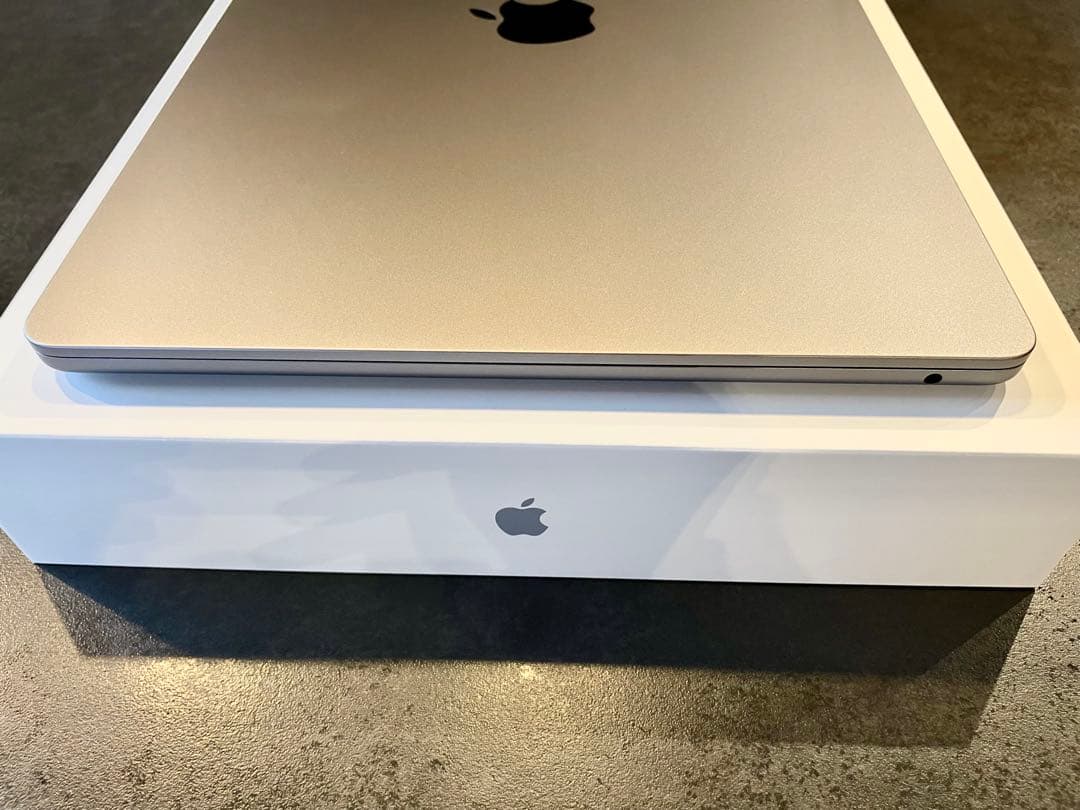 【美品】MacBook Air 15インチ M2 16GB 512GB