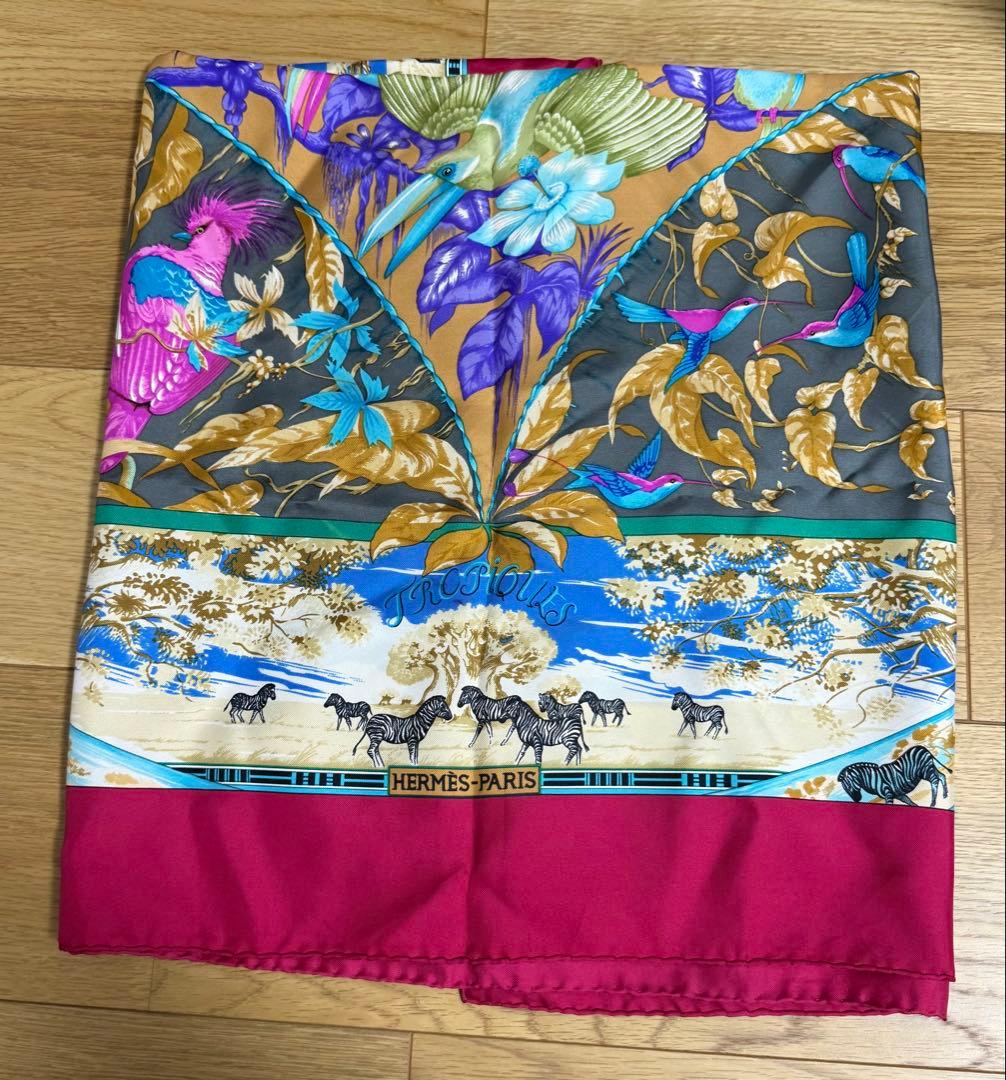 HERMES エルメス　スカーフ　カレ　90 赤　トロピック　シルク