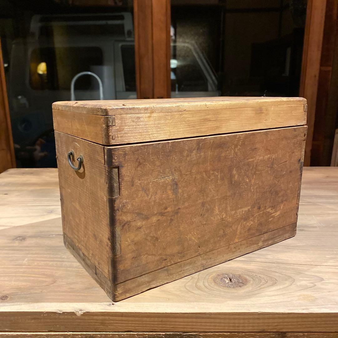 古い魚入れ用 木製釣り箱 仕切り付き 古道具