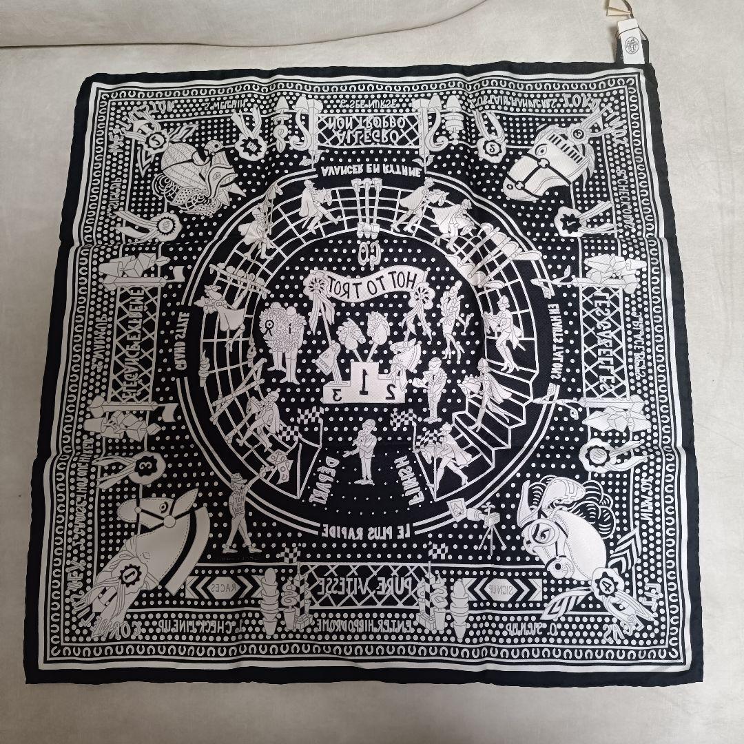 【新品未使用タグつき】エルメス　スカーフ　カレ　55 シルク　ブラック×ホワイト