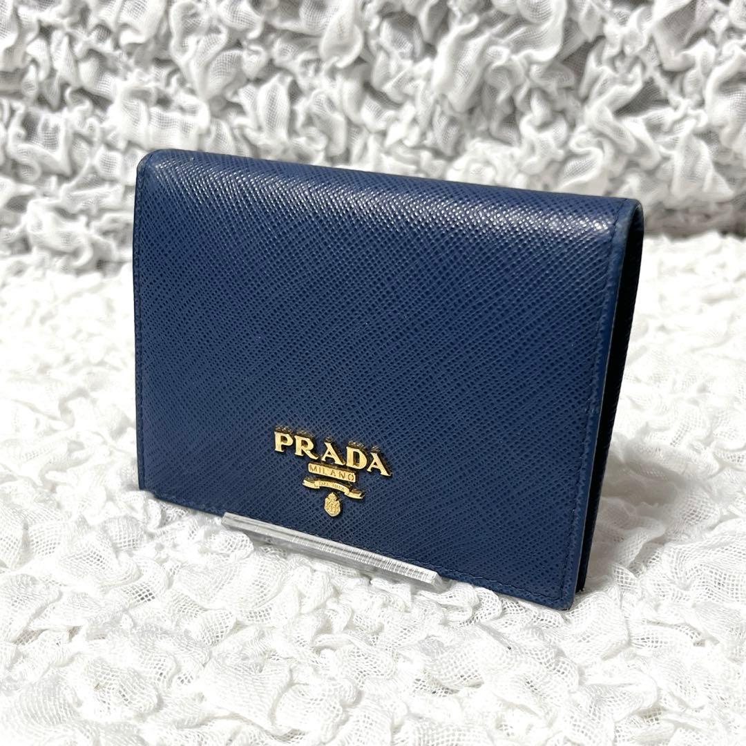 極美品✨PRADA ネイビー 二つ折り財布　サフィアーノレザー　ゴールド金具