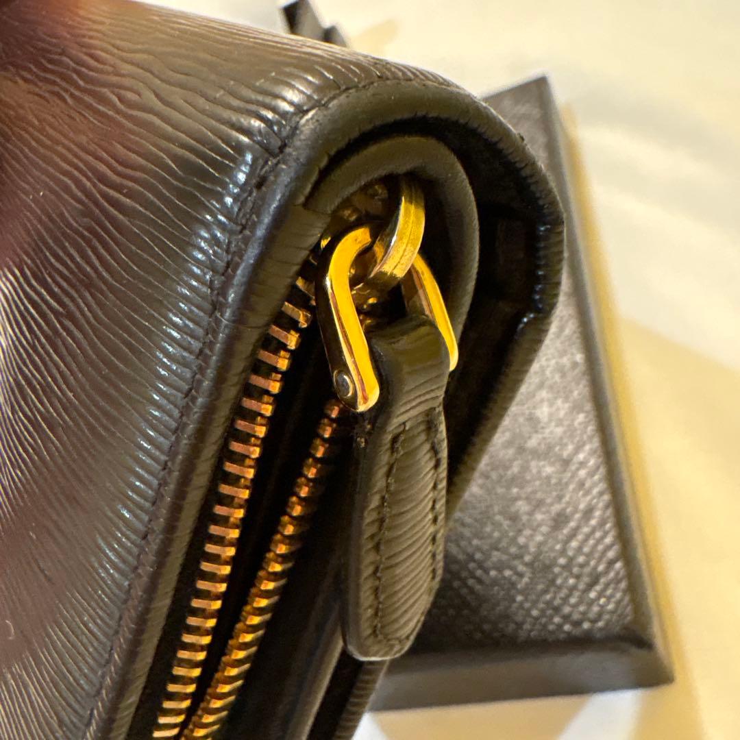 PRADA 二つ折り財布　1M1225