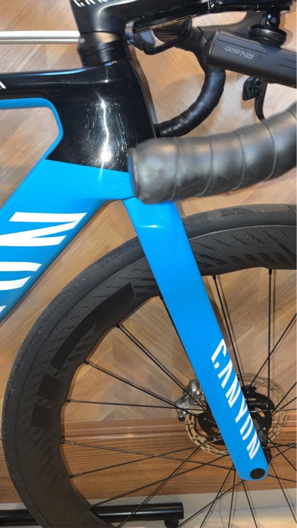 CANYON エアロードCFR 2021モビスターカラー