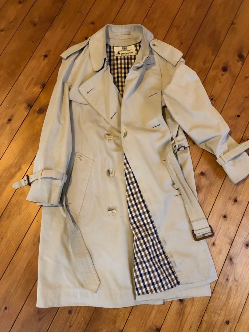 Aquascutum オフホワイト サイズ38 ライナー欠品　着丈修正ずみ