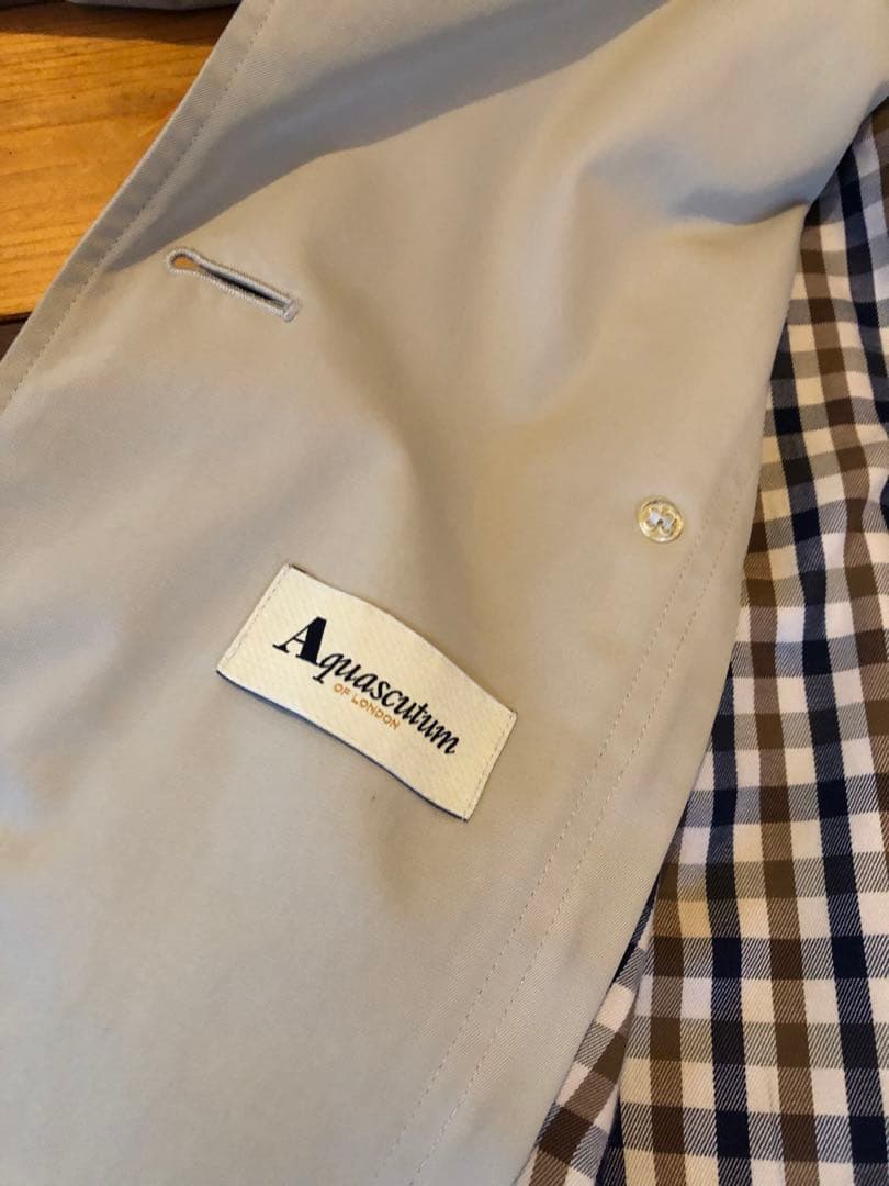 Aquascutum オフホワイト サイズ38 ライナー欠品　着丈修正ずみ