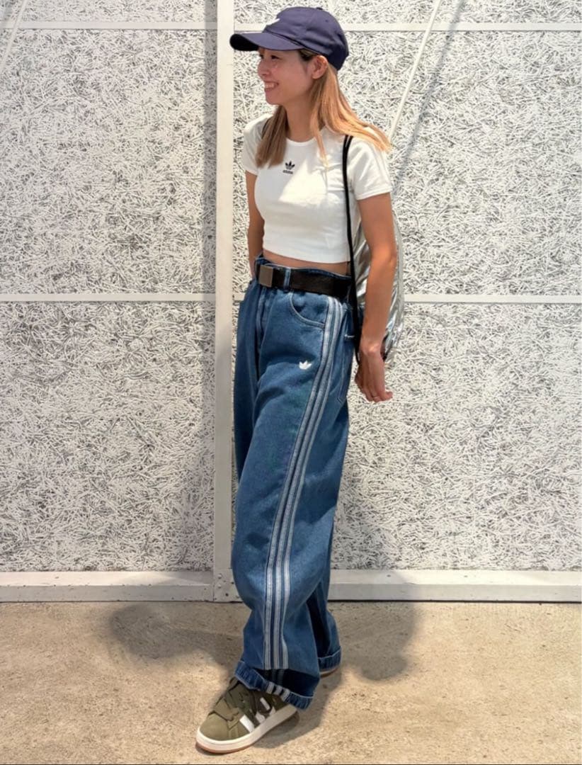 adidas スリーストライプス デニムパンツ