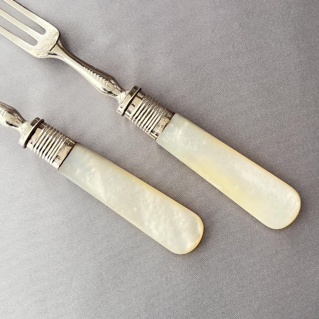 【John Biggin】【純銀継手 / 白蝶貝】ティーフォーク 2本