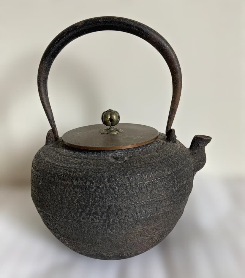 龍文堂造 丸型鉄瓶 銅製蓋付き