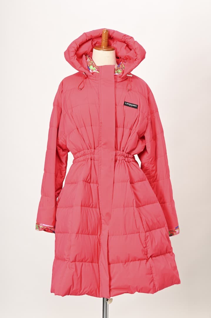 レオナール　フード付き ダウンコート