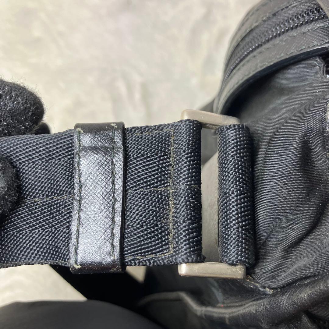 プラダ✨三角ロゴ 大容量 A4 2層式 メッセンジャーバッグ ショルダー 黒