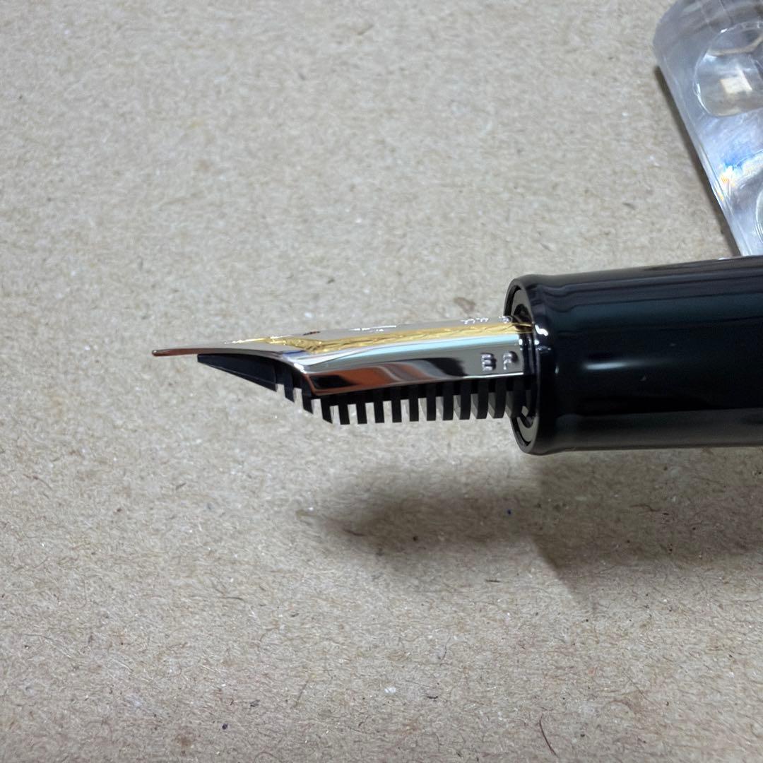 新品 SAILOR セーラー 万年筆 プロフェッショナル ギア 銀 EF 21k