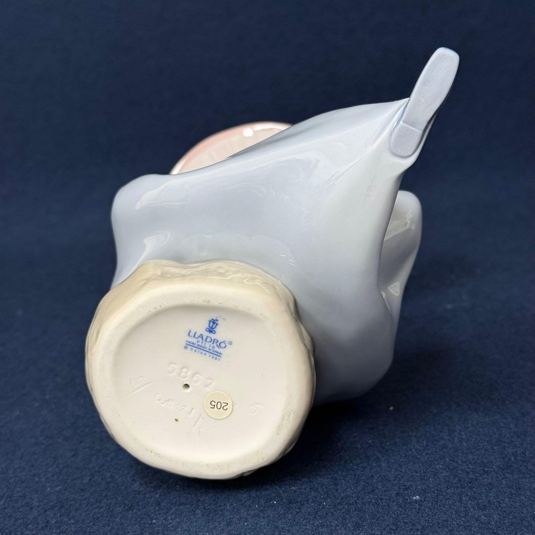 LLADRO リヤドロ 花の香りにつつまれて 5862 フィギュリン 陶器
