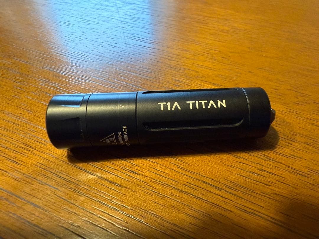 SUREFIRE T1A TITAN 懐中電灯