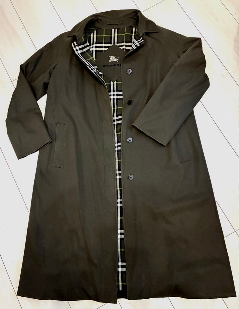 Burberry 濃深緑トレンチコート
