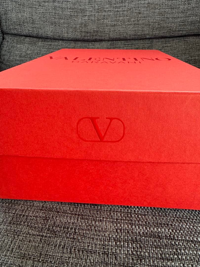 【新品未使用】　VALENTINO ロックスタッズ パンプス