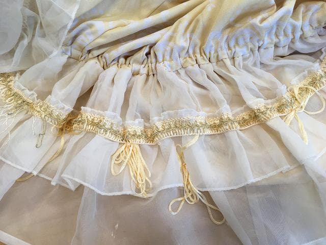 （有）ハズコウ　ソファカバー　3人掛け用　ひじ掛けあり　クリーム色×白(柄)