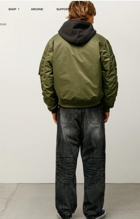 3月引越し様　新品 STUSSY BUILT BOMBER JACKET