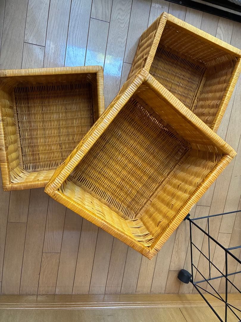 美品ラタンの棚