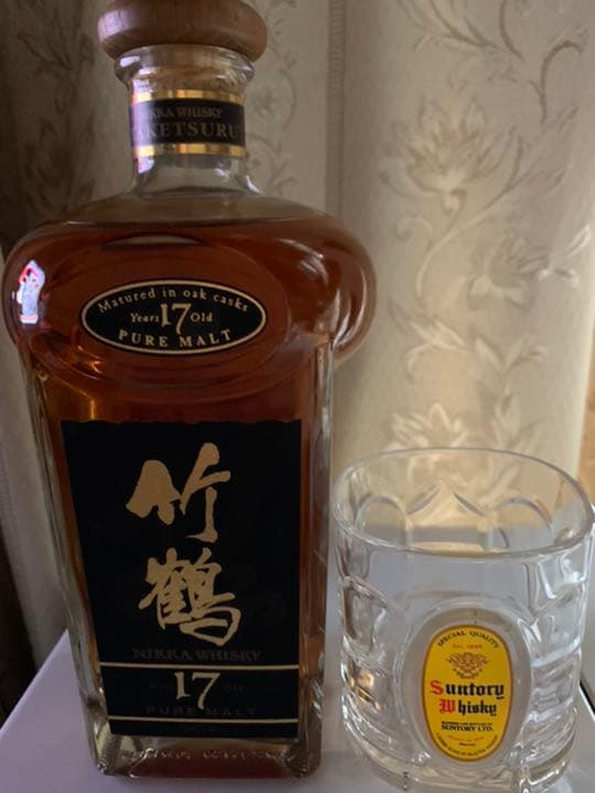 ニッカウヰスキー　竹鶴17年　角瓶ブラックラベル　おまけ付きグラス